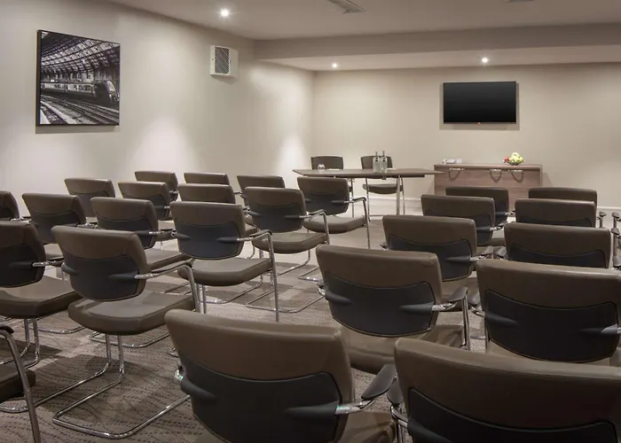 Отель Doubletree By Hilton Centre 4*