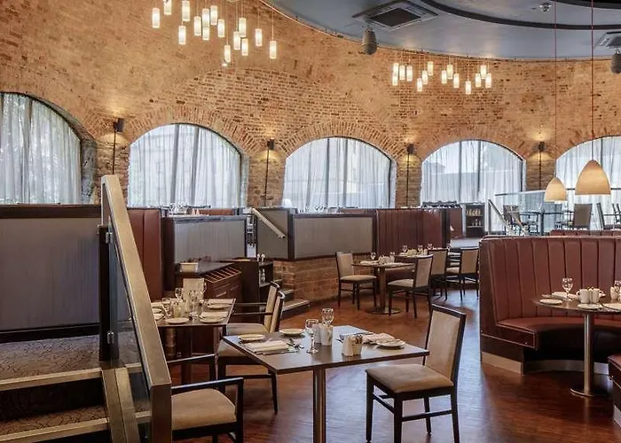 Doubletree By Hilton Centre Отель