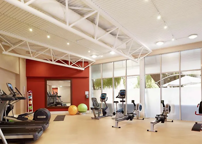 Doubletree By Hilton Centre Отель