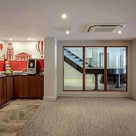 Doubletree By Hilton Centre Hotel