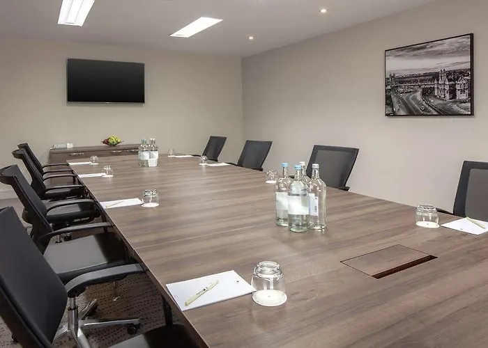 ダブルツリー バイ ヒルトン シティ センター 4* ブリストル