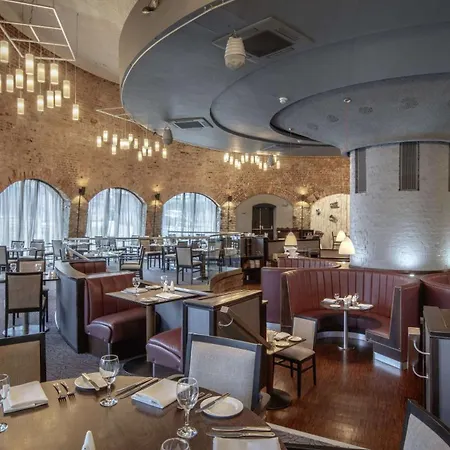 Doubletree By Hilton Centre 4*