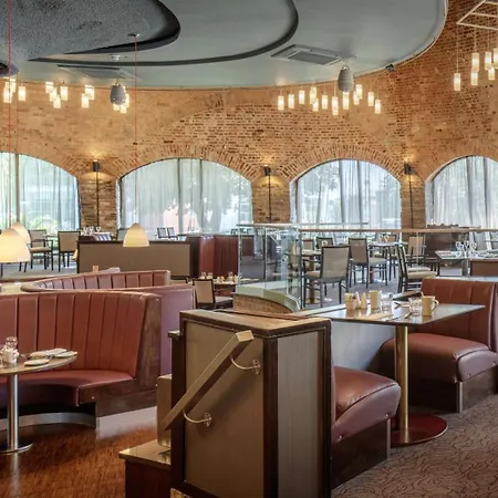 Doubletree By Hilton Centre Szálloda