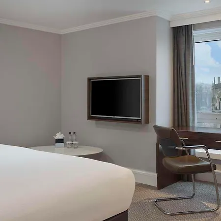 Doubletree By Hilton Centre