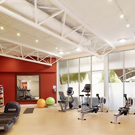 Doubletree By Hilton Centre Отель